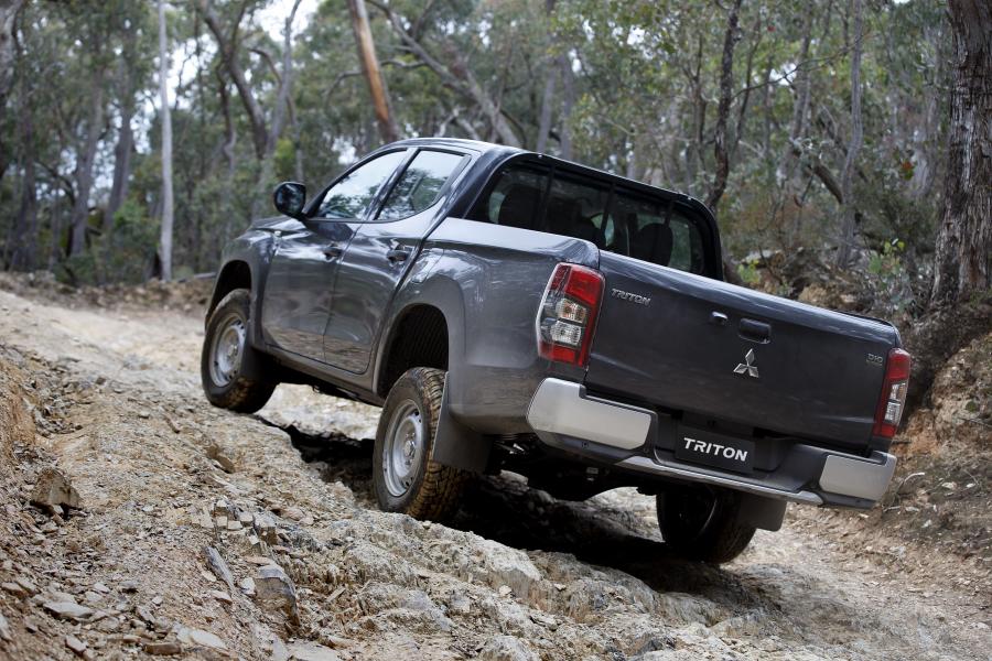  Mitsubishi Triton GLX Double Cab 2019 года  (AU) (фото 7 из 10)